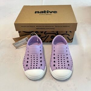 Native Kids Sneakers in Purple and White